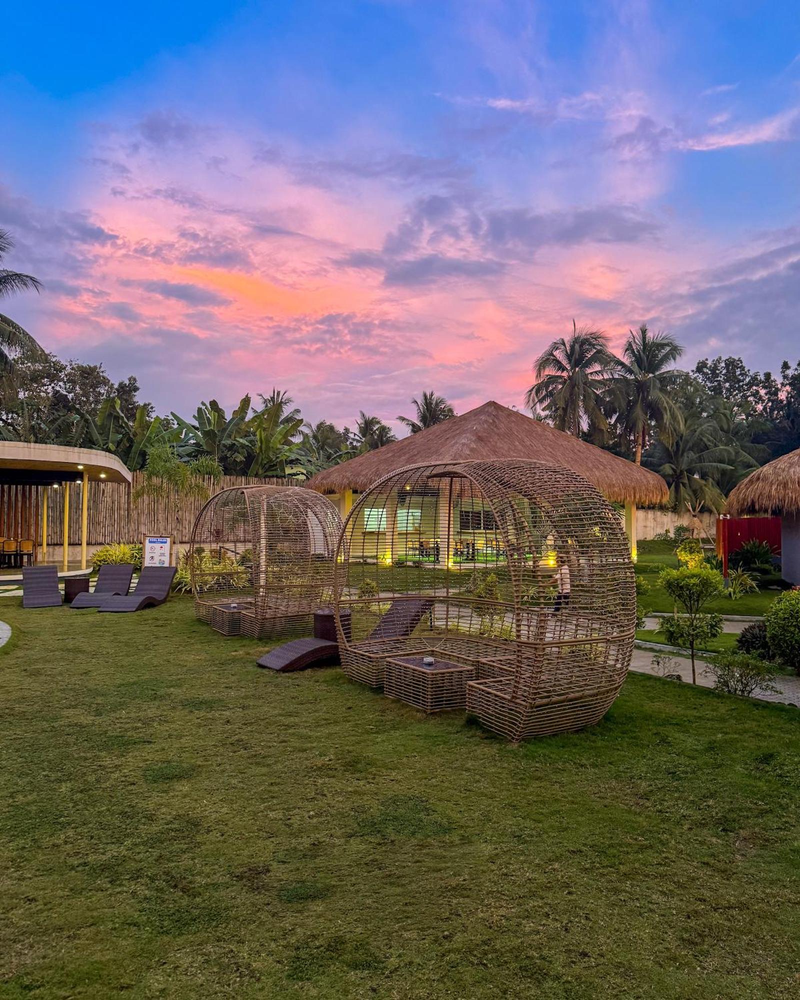 Secret Garden Resort & Villas Panglao Island Biking Bagian luar foto